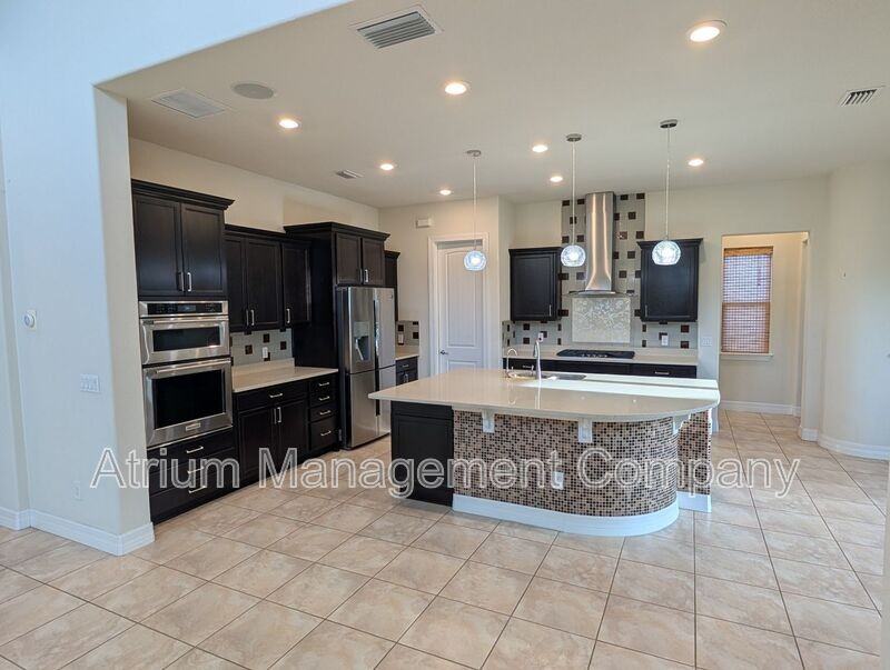 1381 Patterson Ter - Photo 3 of 30