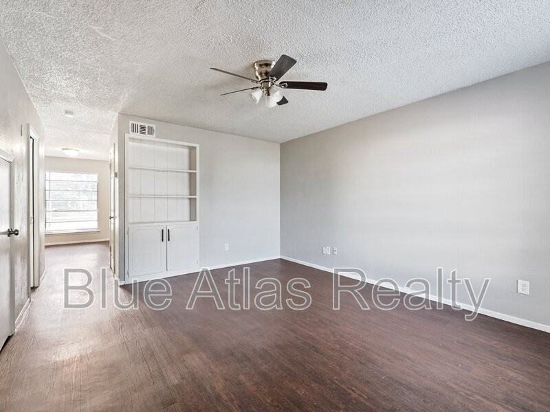 1908 Nolen Ct #B - Photo 3 of 15