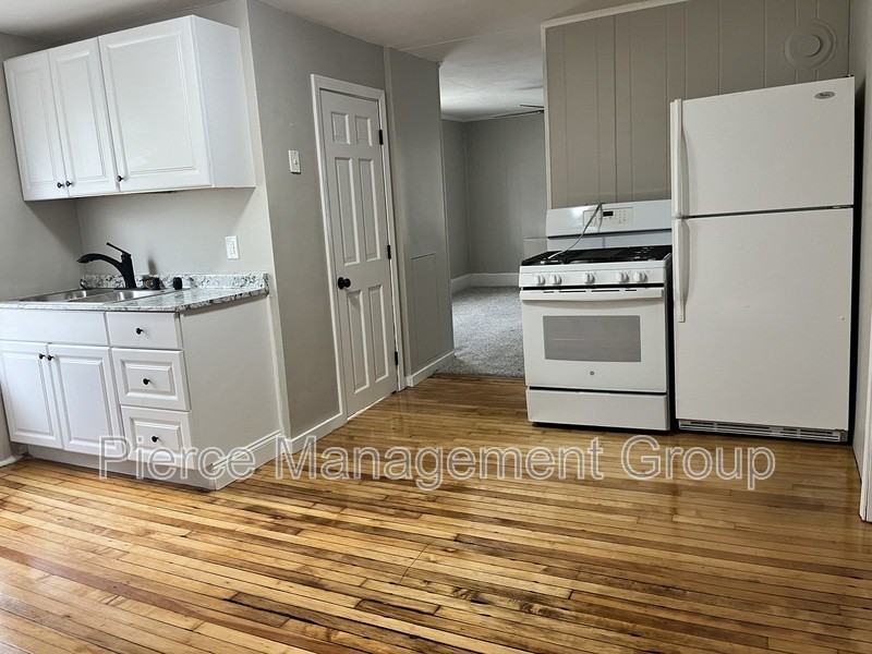 308 Bartlett St #3 - Photo 3 of 8