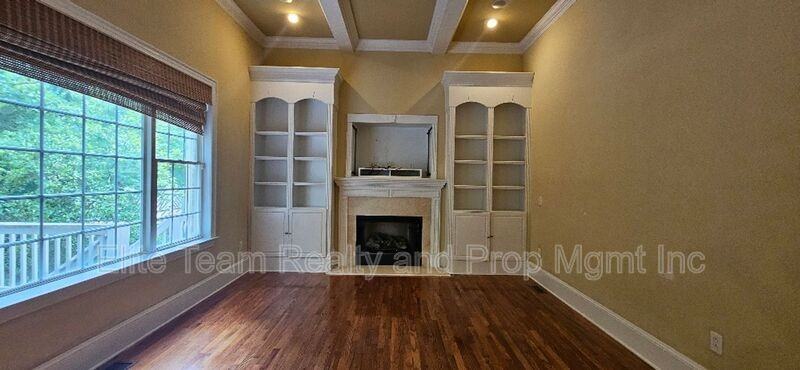 6926 Linkside Ct - Photo 7 of 24