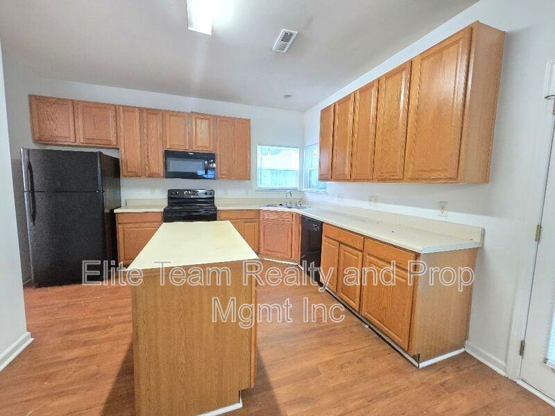 4021 Fifendrum Lane - Photo 3 of 25