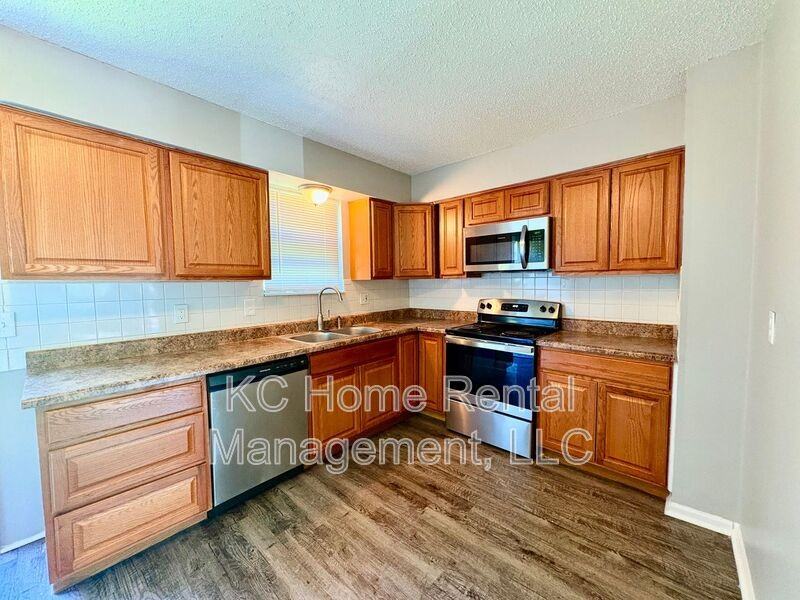 513 N Troost St - Photo 2 of 28