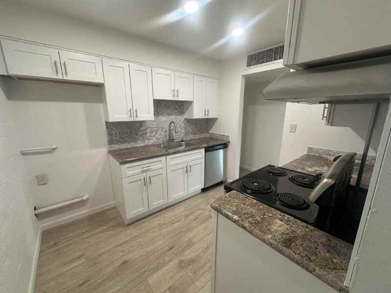 327 W Fairhaven Rd - Photo 6 of 17