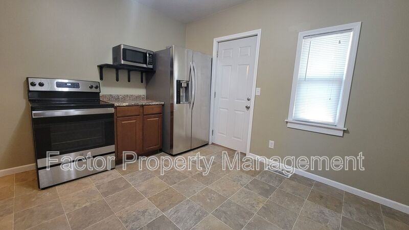 730 N Broad St - Photo 5 of 19