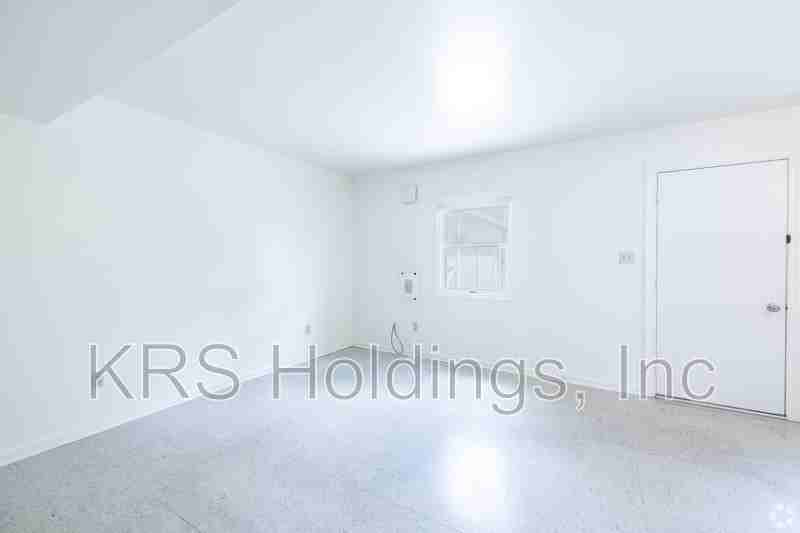 390 Hercules Court #390 - Photo 3 of 10