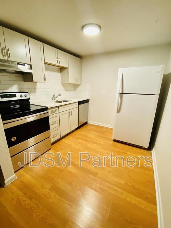 1415 Pearl Street #104 - Photo 4 of 11