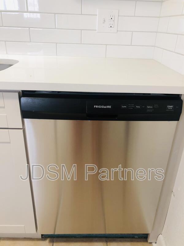 1415 Pearl Street #104 - Photo 5 of 11