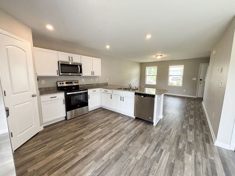 1542 Catskill Way - Photo 3 of 14