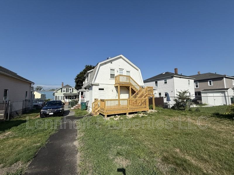 526 Concord St - Photo 3 of 23