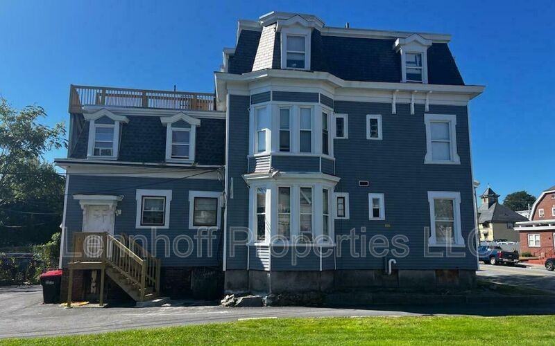 340 Haverhill St - Photo 2 of 5