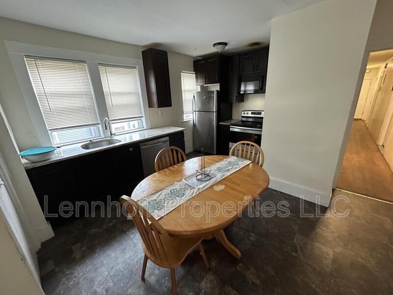 4 Glenway St - Photo 3 of 3