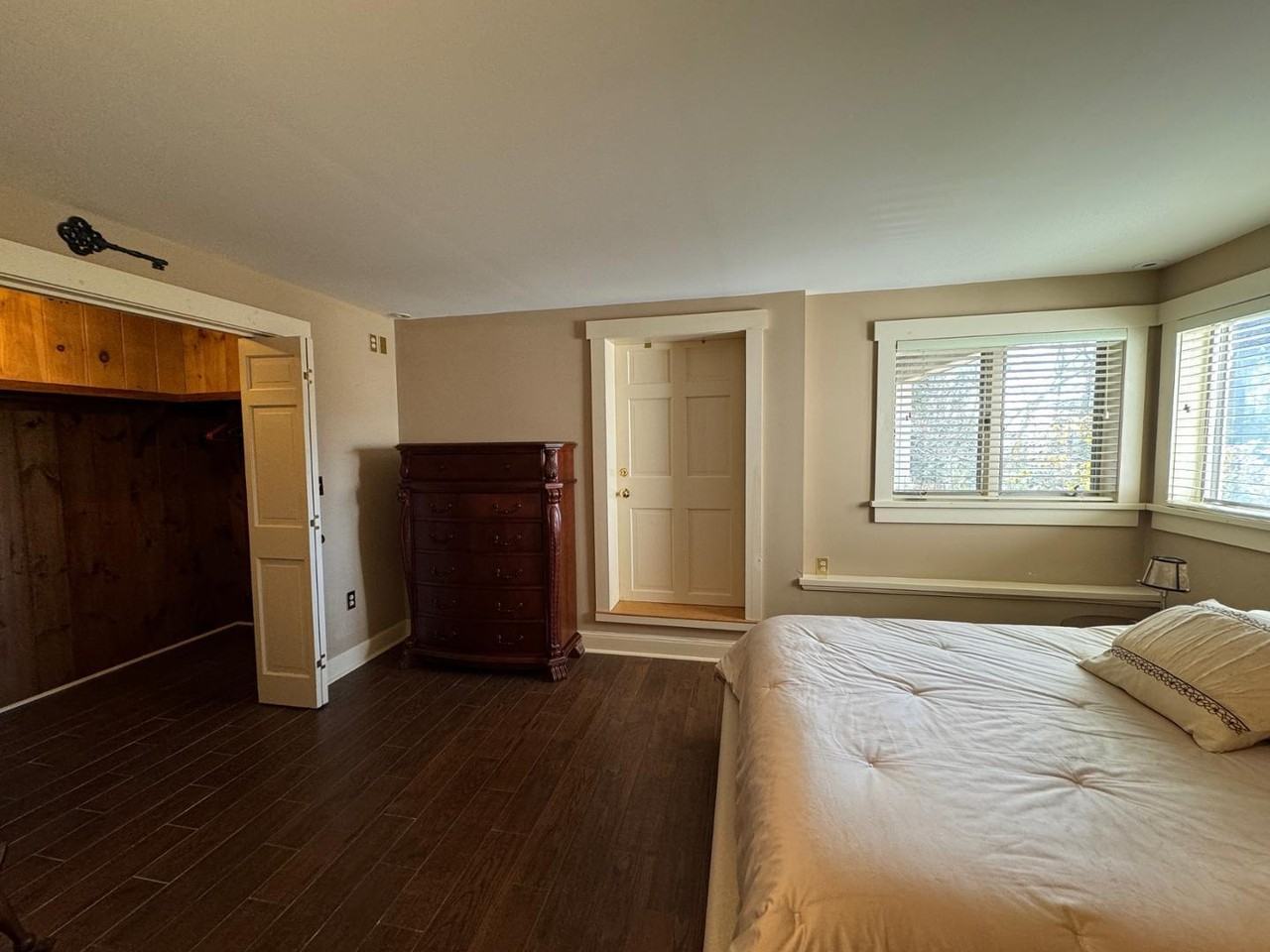 315 Bay View St - Photo 2 of 50