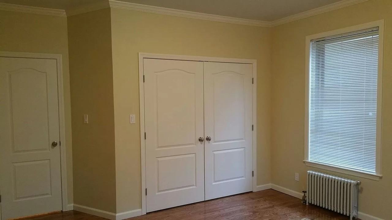 2202 64Th St - Photo 2 of 5