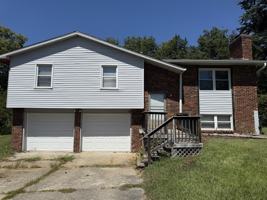 featured image of 310 W 7th St