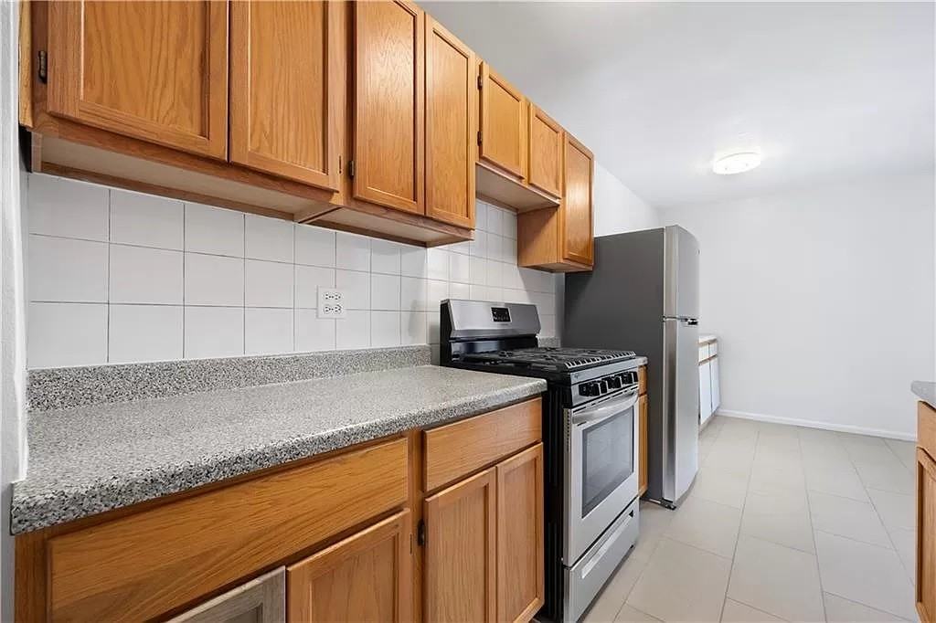 321 Harvard St - Photo 3 of 12