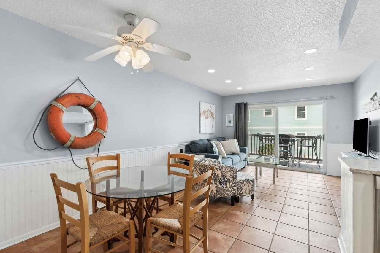 3056 S Fletcher Ave - Photo 7 of 31