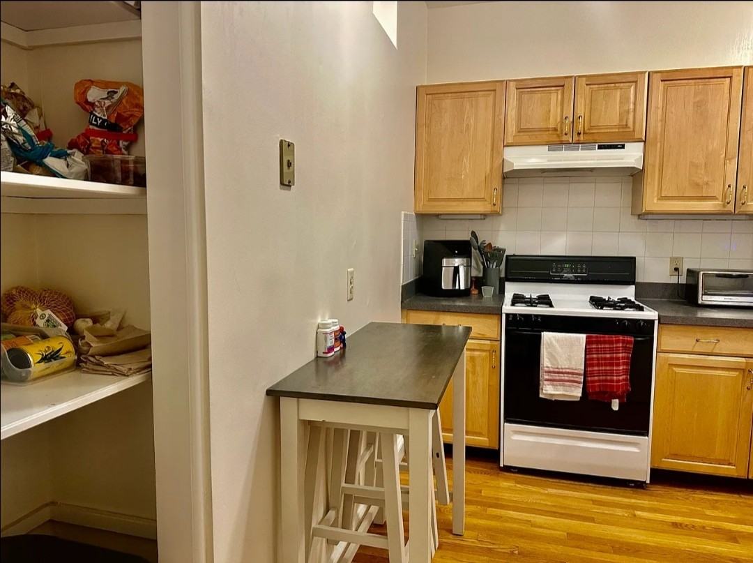 4 Park Vale Ave #2 - Photo 6 of 10