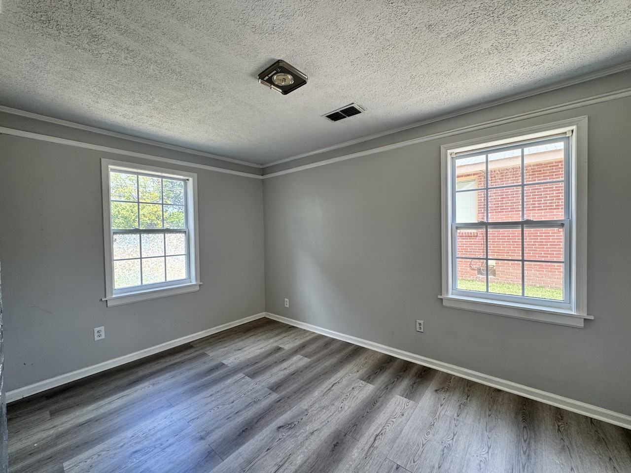 1704 15th Ave - Photo 4 of 14