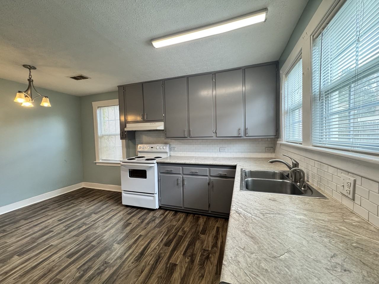 1704 15th Ave - Photo 7 of 14