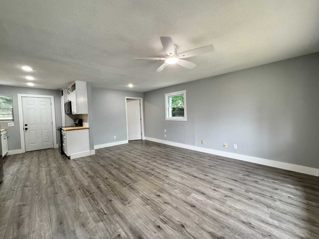 1524 Hagan Dr - Photo 3 of 16