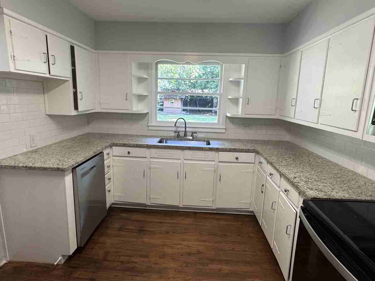 1802 48th St - Photo 6 of 16