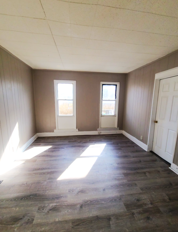 18 Lasalle St - Photo 2 of 12