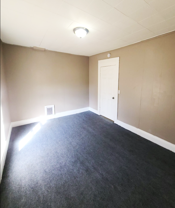 18 Lasalle St - Photo 3 of 12