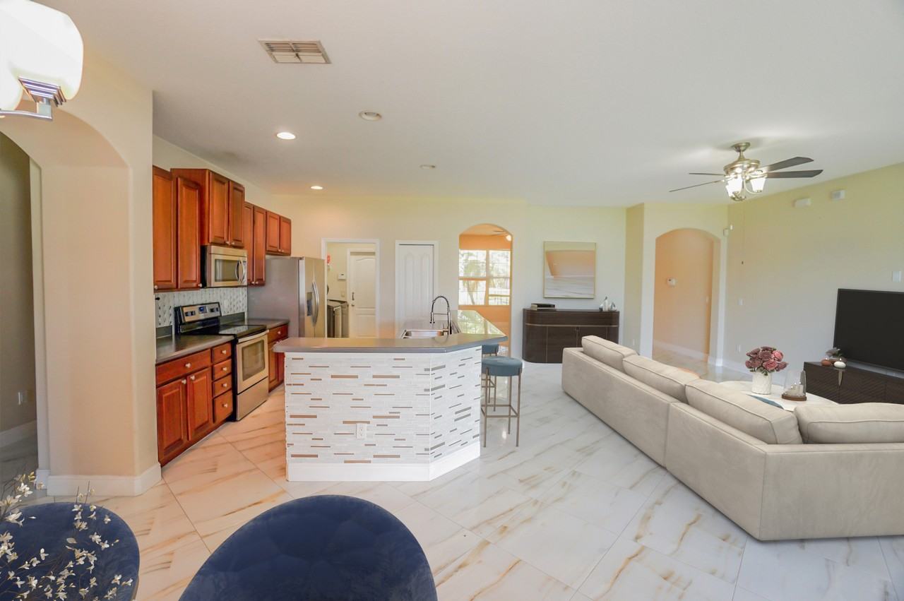 1603 White Dove Ct - Photo 3 of 11