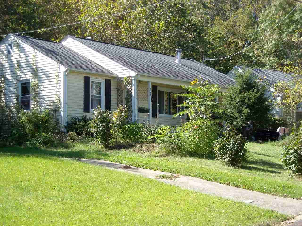 109 Fyfer Pl - Photo 2 of 6