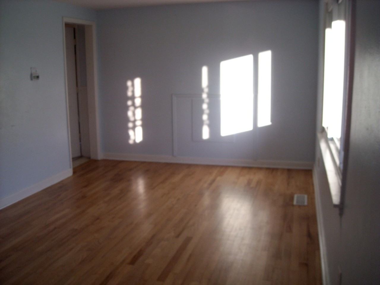 109 Fyfer Pl - Photo 3 of 6