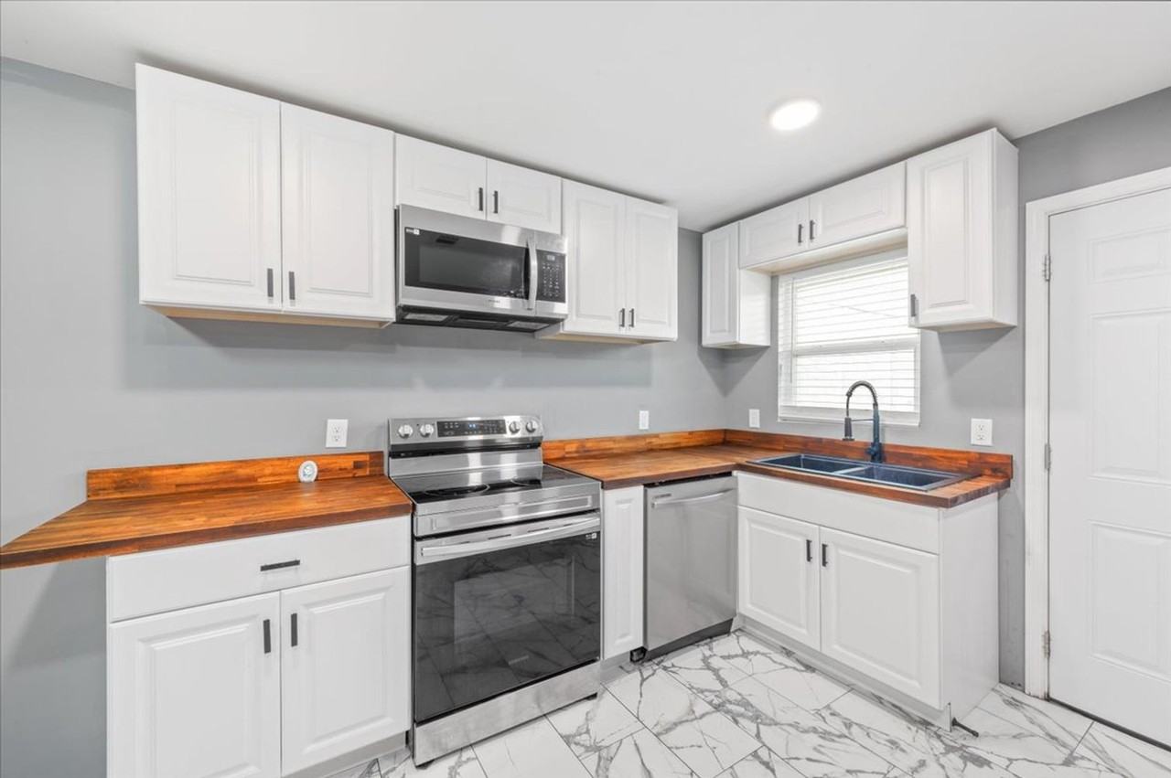 2120 Krenson St - Photo 2 of 25