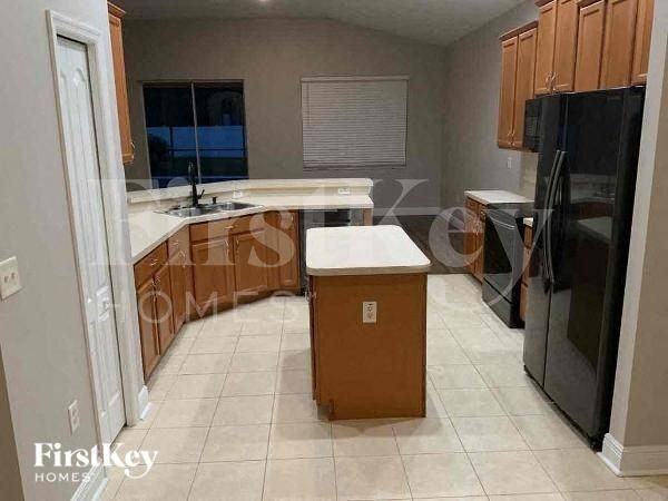 1024 Napolean Way - Photo 3 of 11