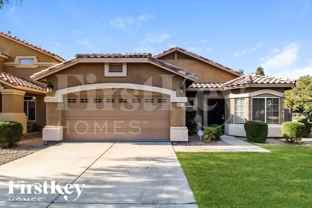 961 W Tremaine Ave - Photo 1 of 1
