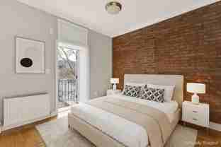 E 1st St #4R - Photo 1 of 1