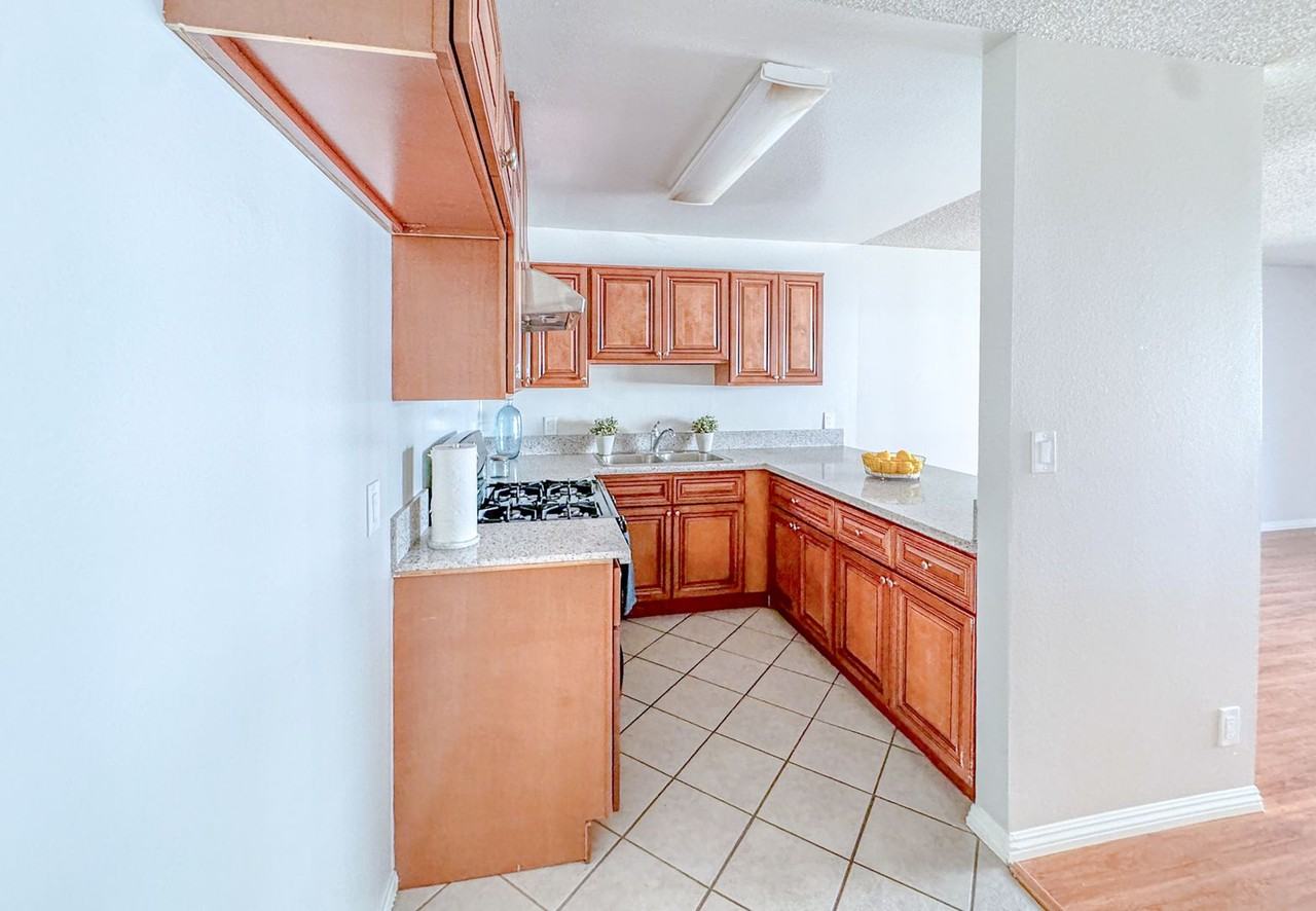 215 S. Occidental Blvd. - Photo 2 of 21