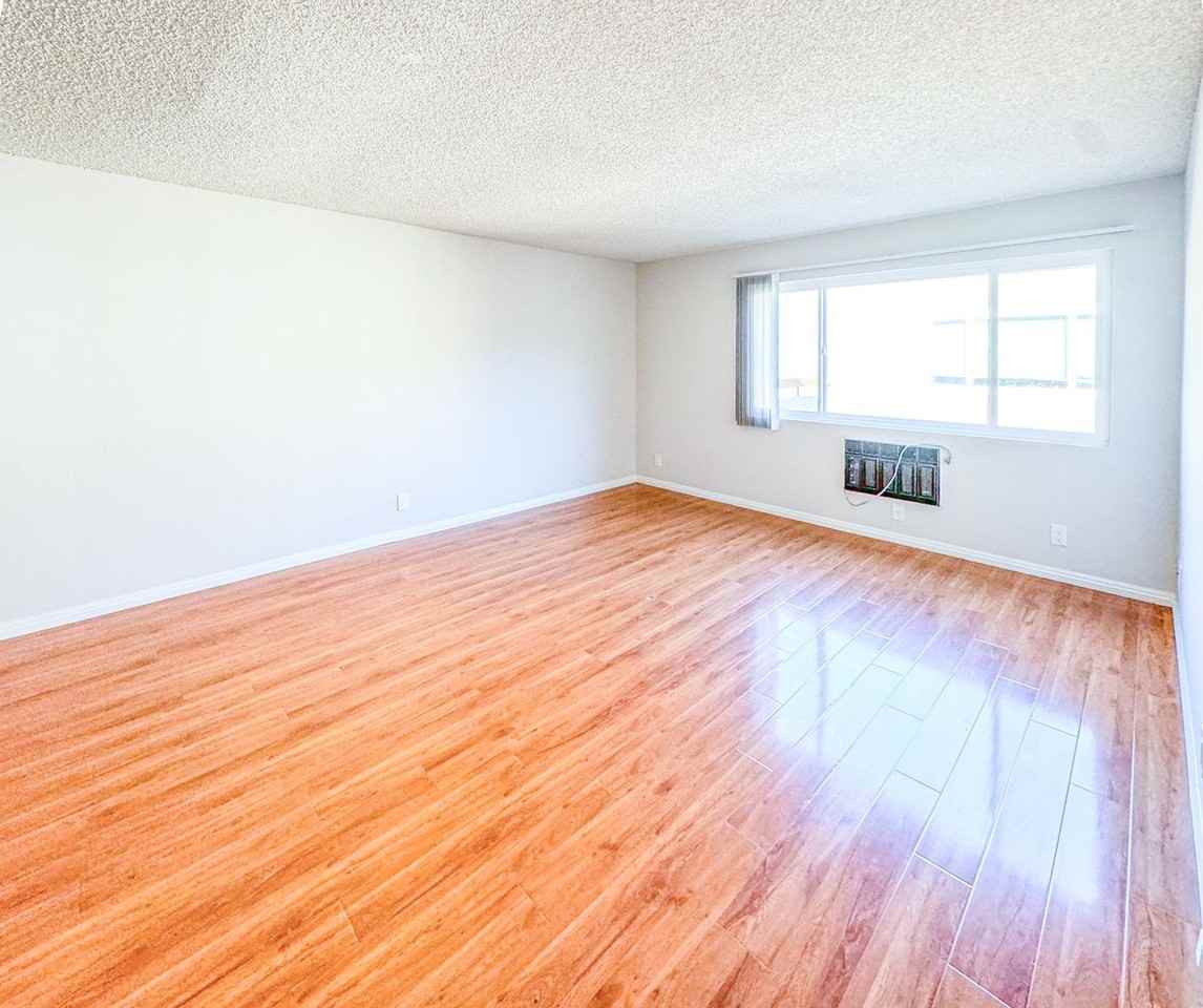 215 S. Occidental Blvd. - Photo 6 of 21