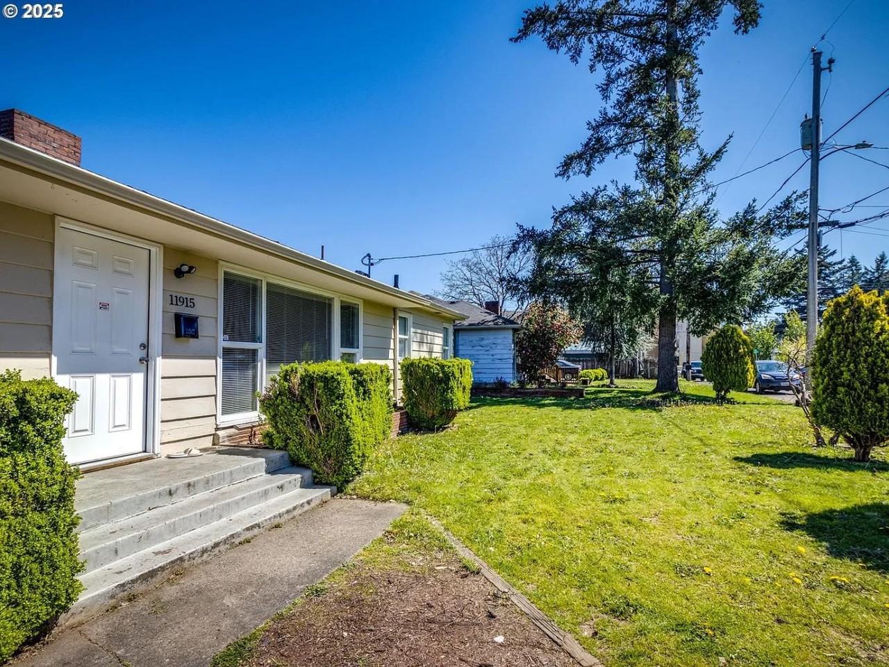 11915 Ne Couch St - Photo 4 of 20