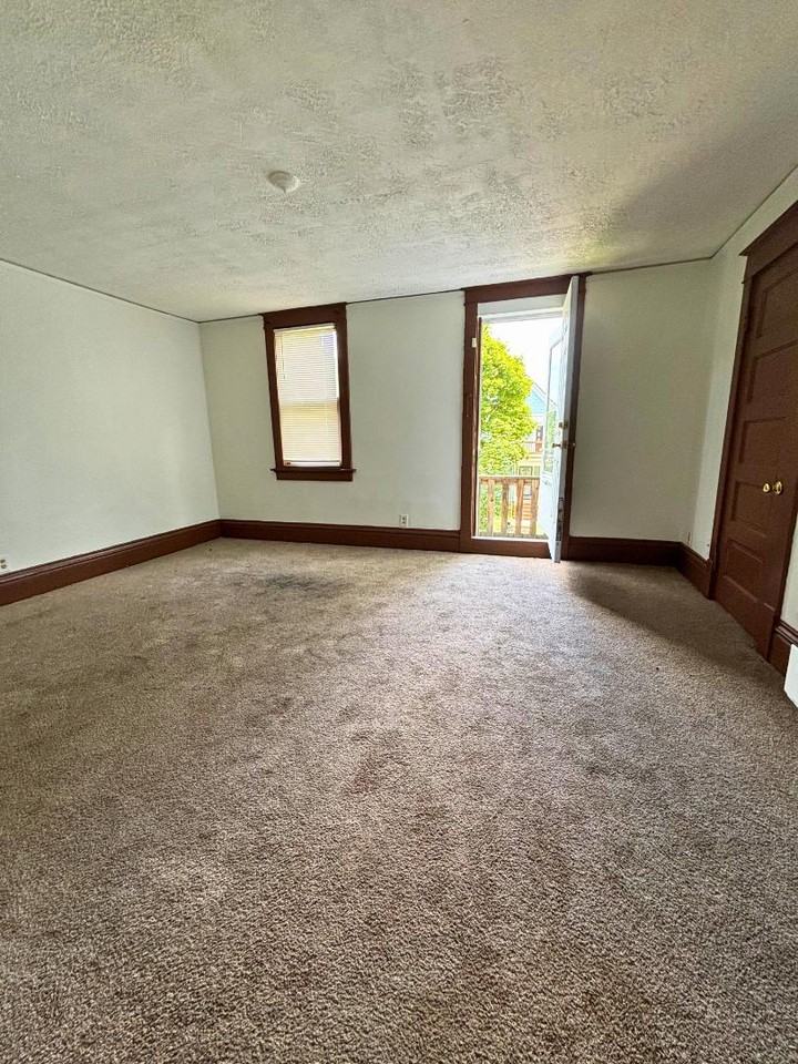 2823 N 28th St - Photo 2 of 27