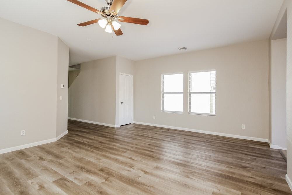 11210 W Baden St - Photo 6 of 17