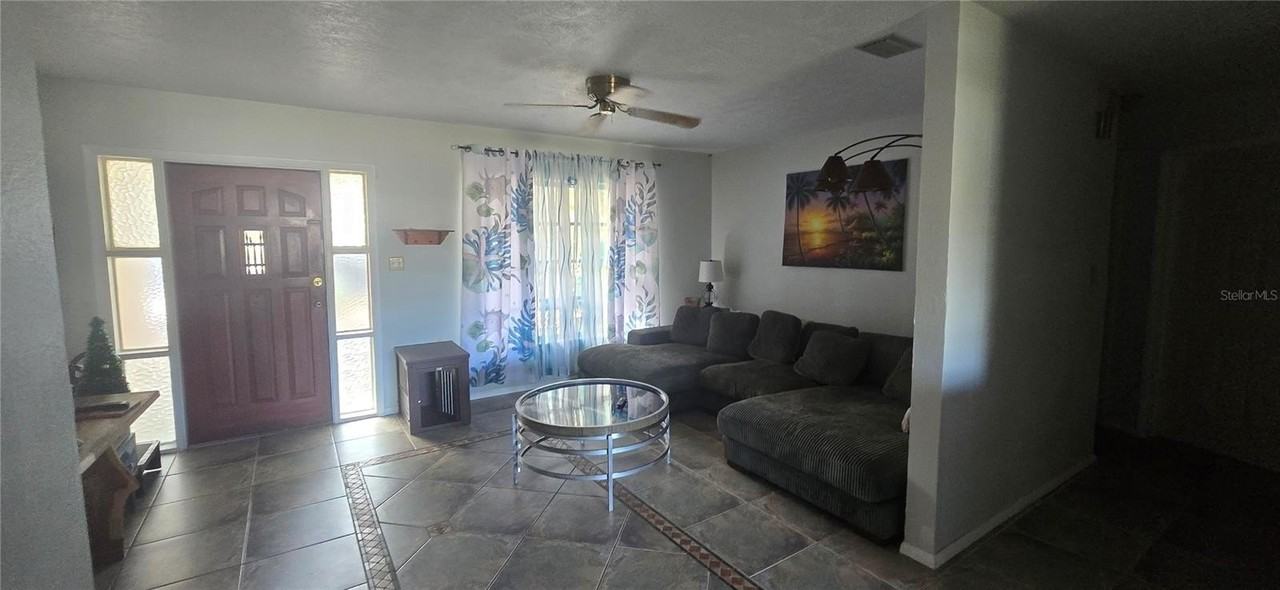 5604 Essex Way - Photo 3 of 17