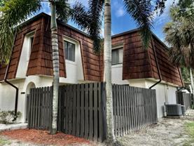 2216 White Pine Cir #D - Photo 1 of 1