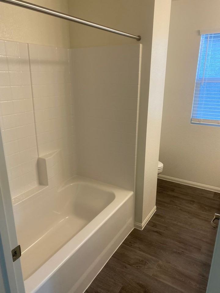 8423 Sycamore Creek St - Photo 3 of 18