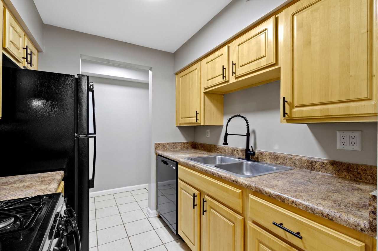 The Pines at SoBro - Photo 3 of 33