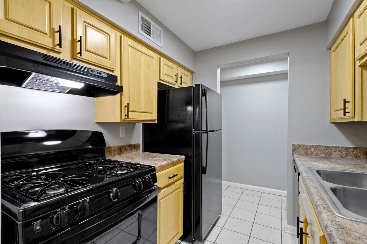 The Pines at SoBro - Photo 5 of 33