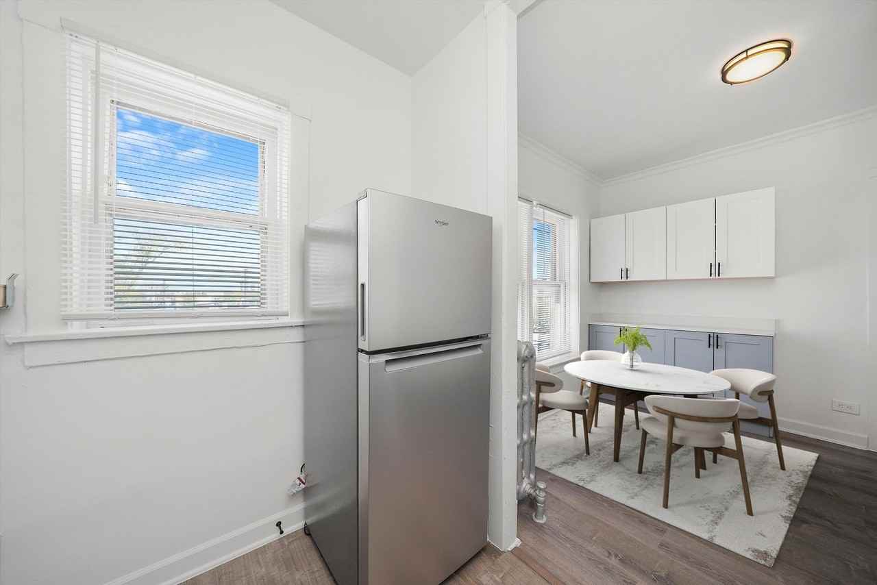 The Onyx on North Shore - Photo 3 of 14