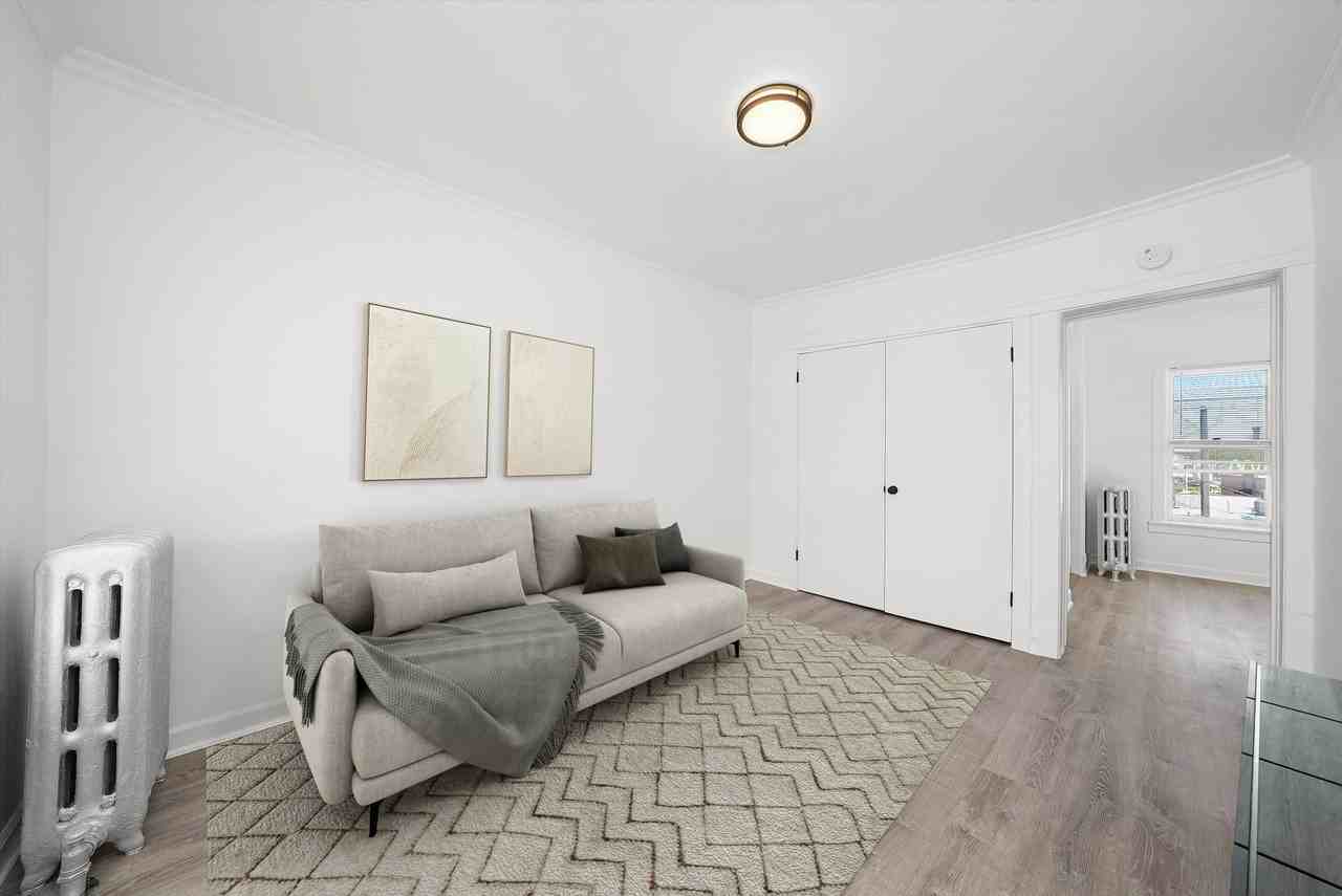 The Onyx on North Shore - Photo 6 of 14