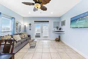 featured image of 1433 W Lagoon Ave