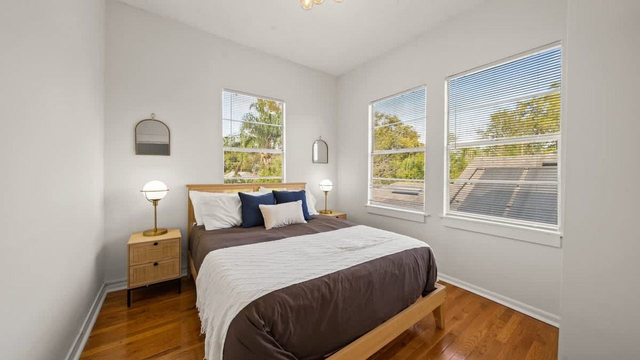 307 W Haya St #1271943P - Photo 7 of 50