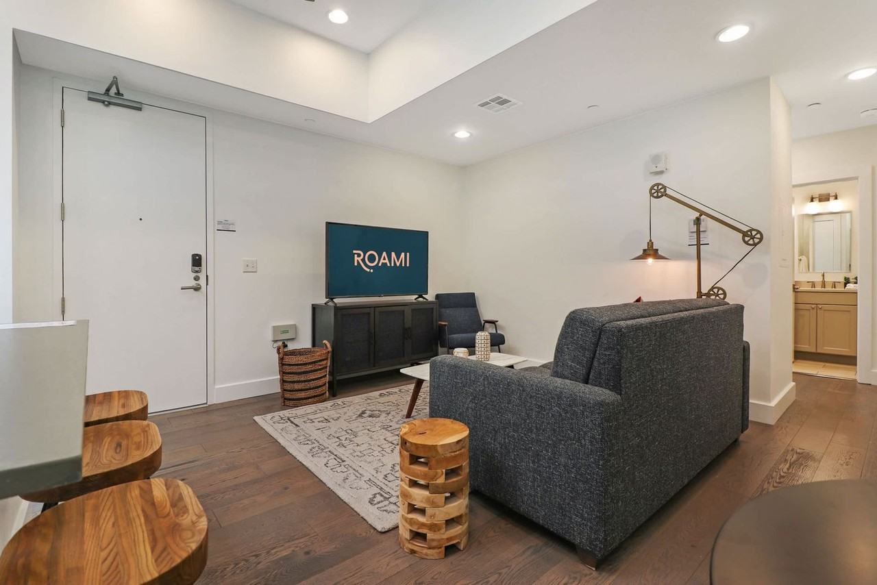 127 Carondelet Street - Photo 3 of 74