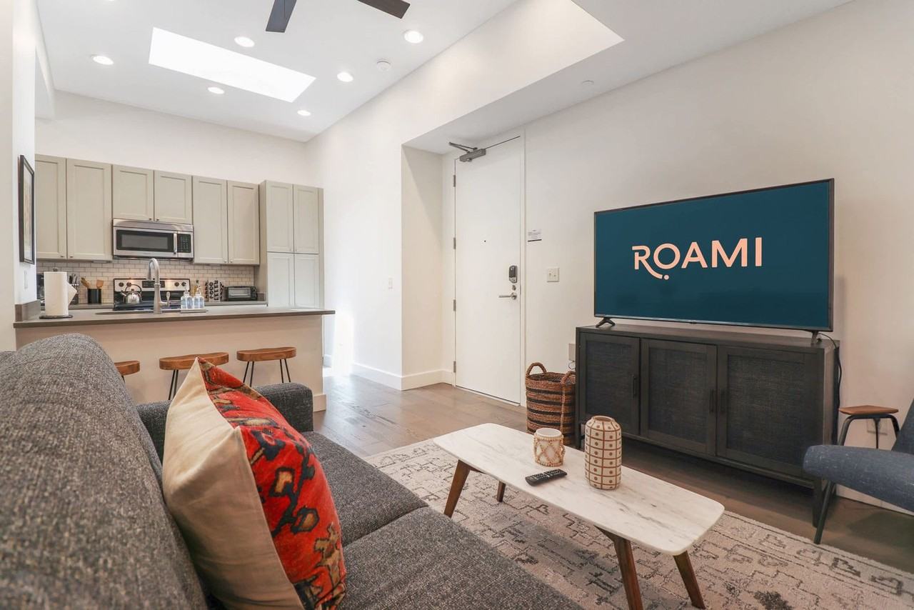 127 Carondelet Street - Photo 4 of 74